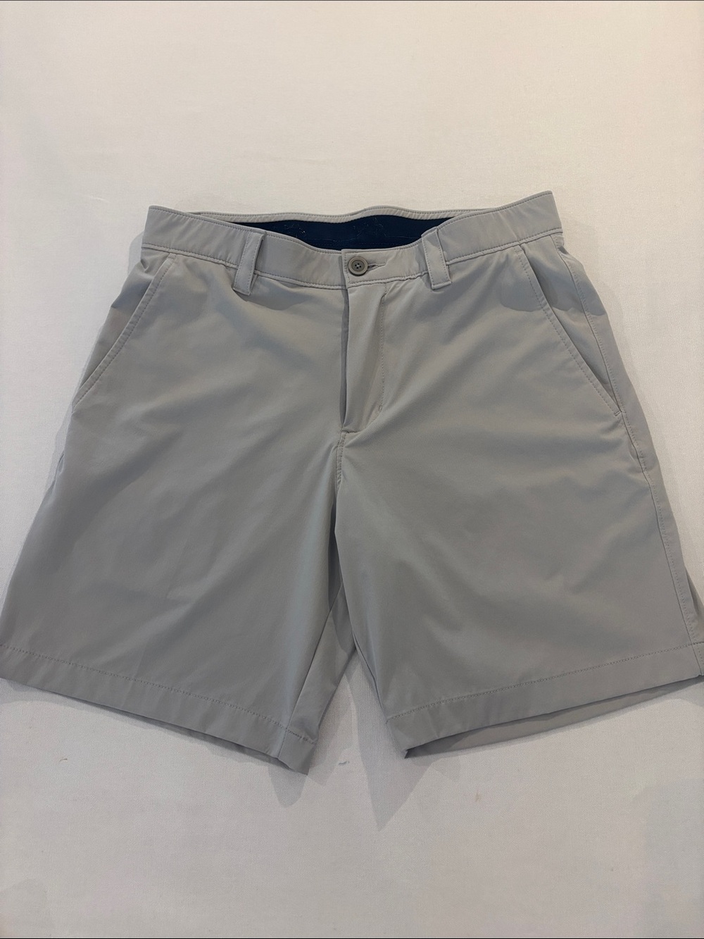 Southern Tide brrr Mens Stretchy Gray Performance Golf Shorts. Size 32